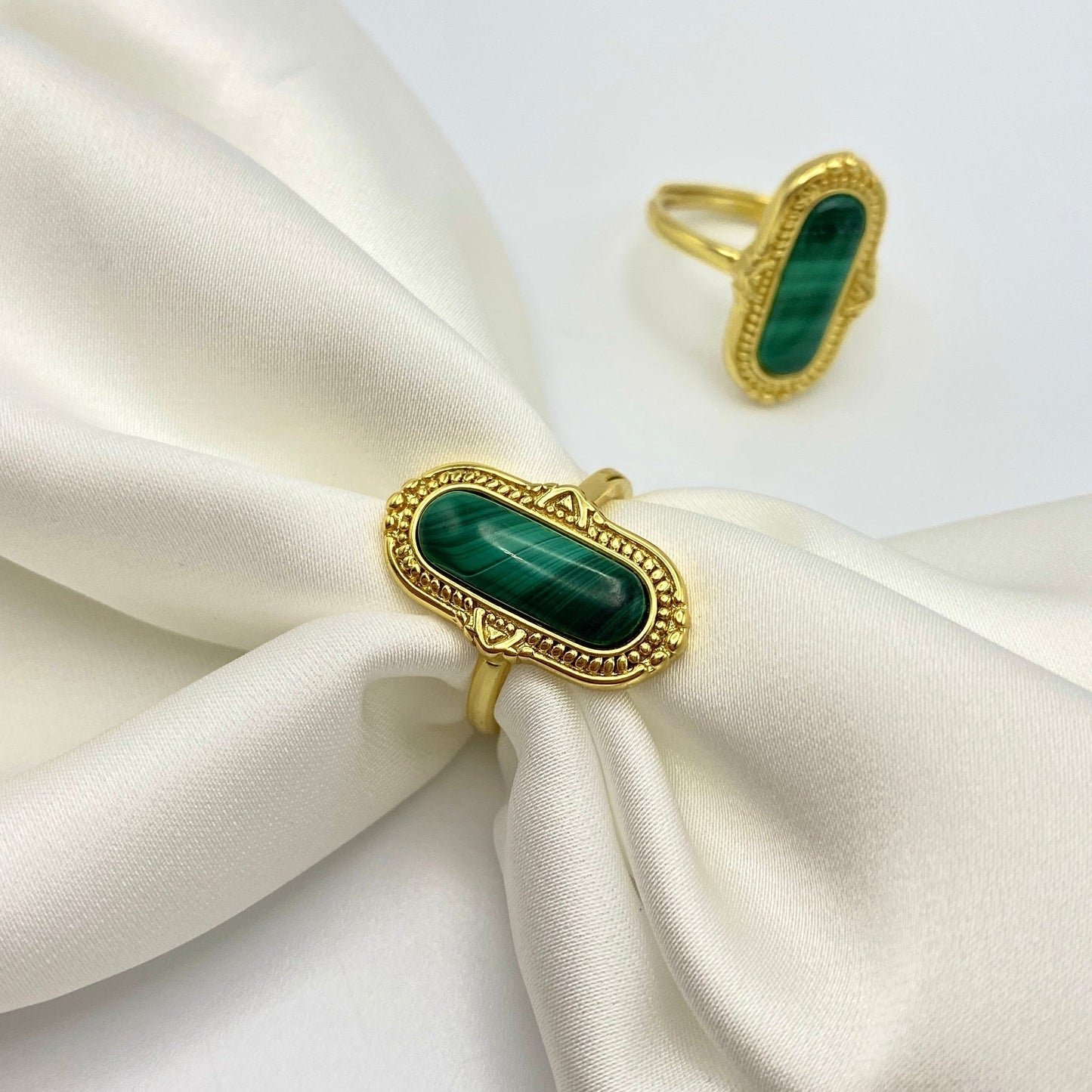 Malachite Oval Ring Image