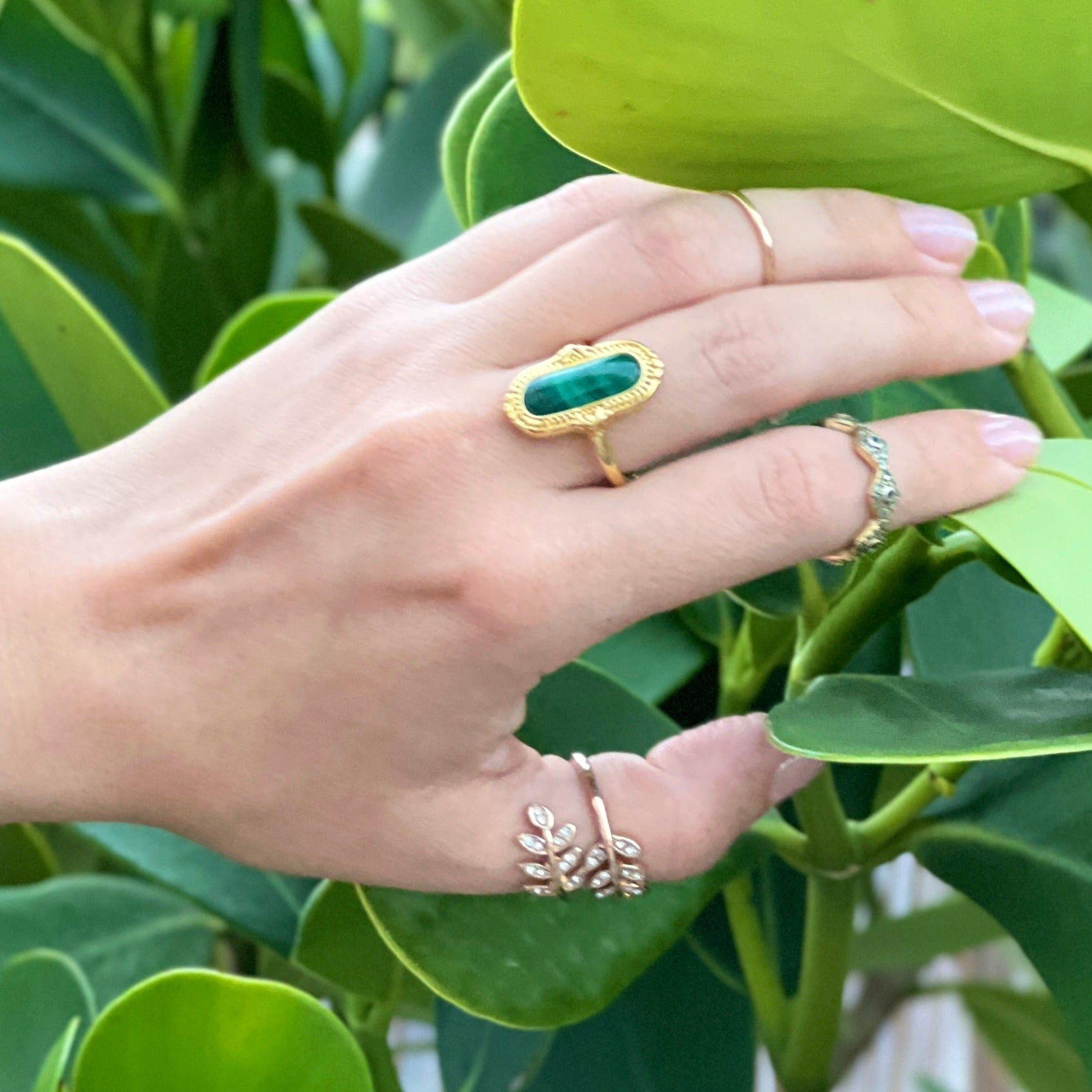 Malachite Oval Ring Image 2